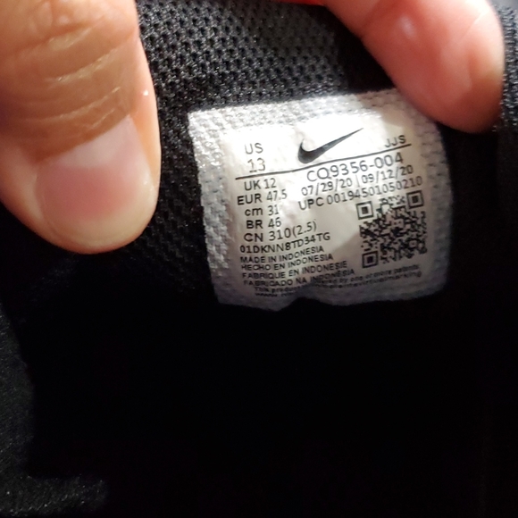 Nike athletic shoes - Picture 5 of 5